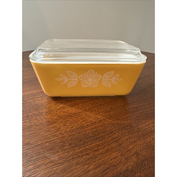 Vintage PYREX Butterfly Gold 1.5 Pint #0502 Refrigerator Fridge Dish with Lid - Picture 1 of 7